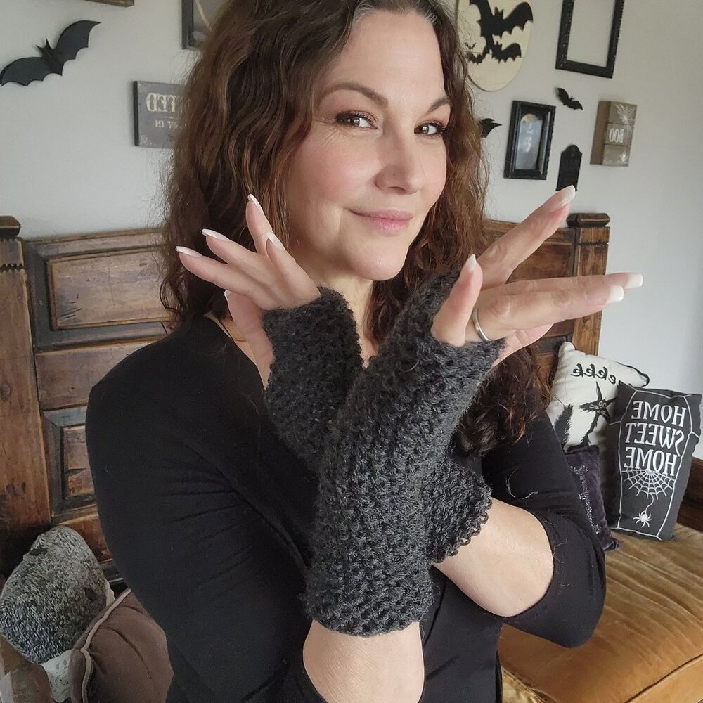 Hand Knit Fingerless Gloves, Armwarmers in Gray Yarn, Womens "Twilight Cloud"